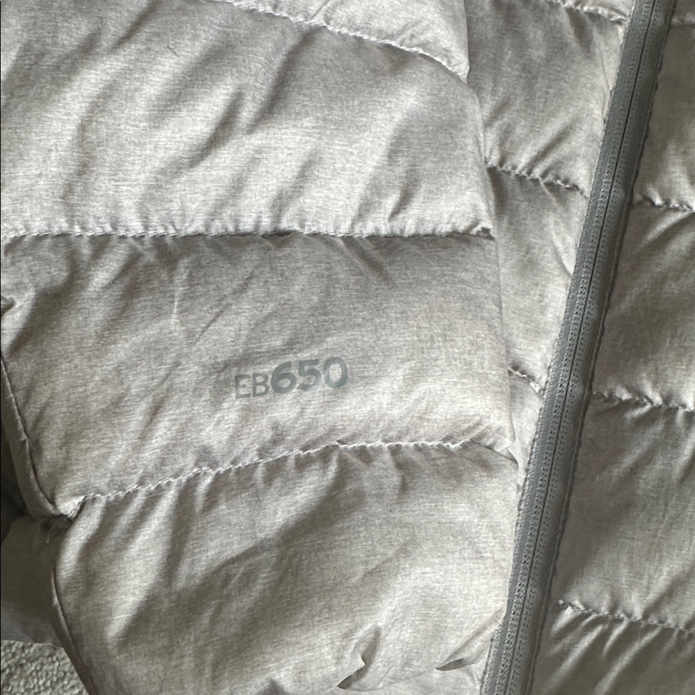Gray Eddie Bauer Puffer Jacket - size Medium - Picture 5 of 6